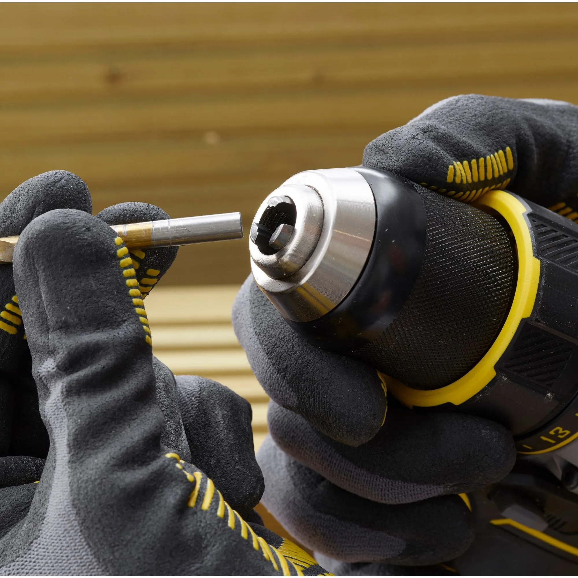 STANLEY FATMAX ACCUBOORMACHINE SFMCD720D2KQW 18V (2 ACCU’S)